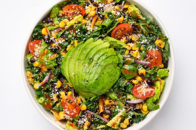 Avocado and Quinoa Superfood Ensalada