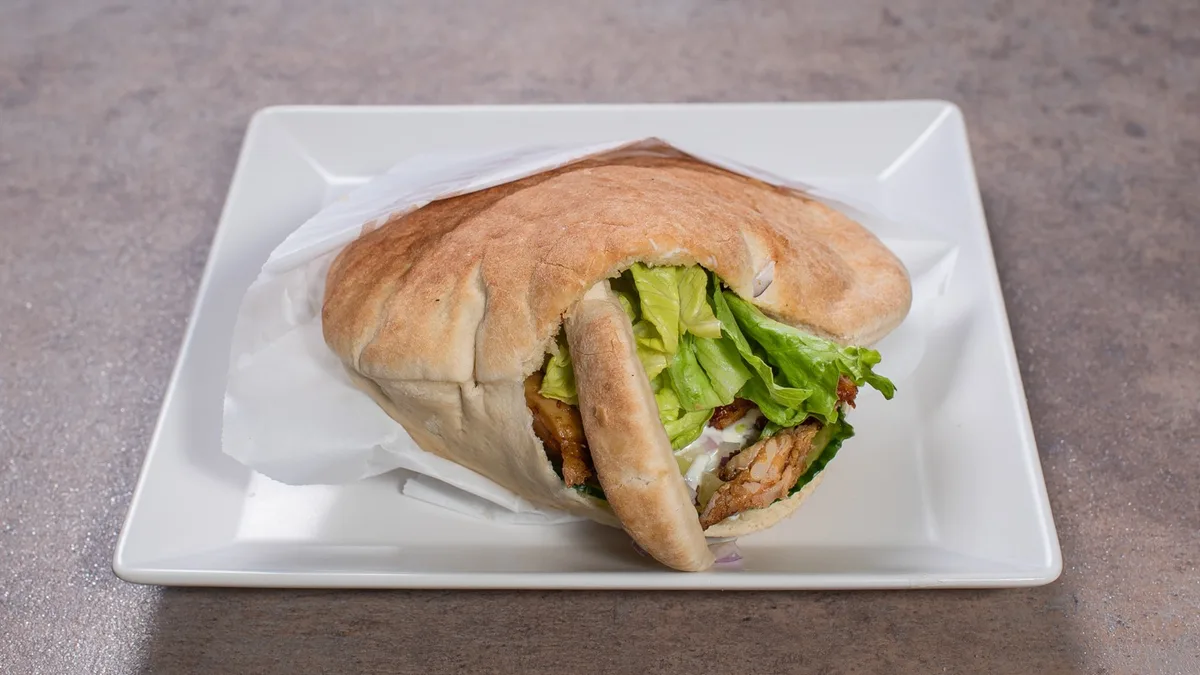 Normál sima gyros pitában