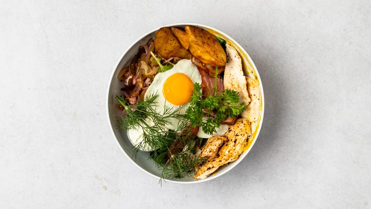 Bowl z grillowanym kurczakiem
