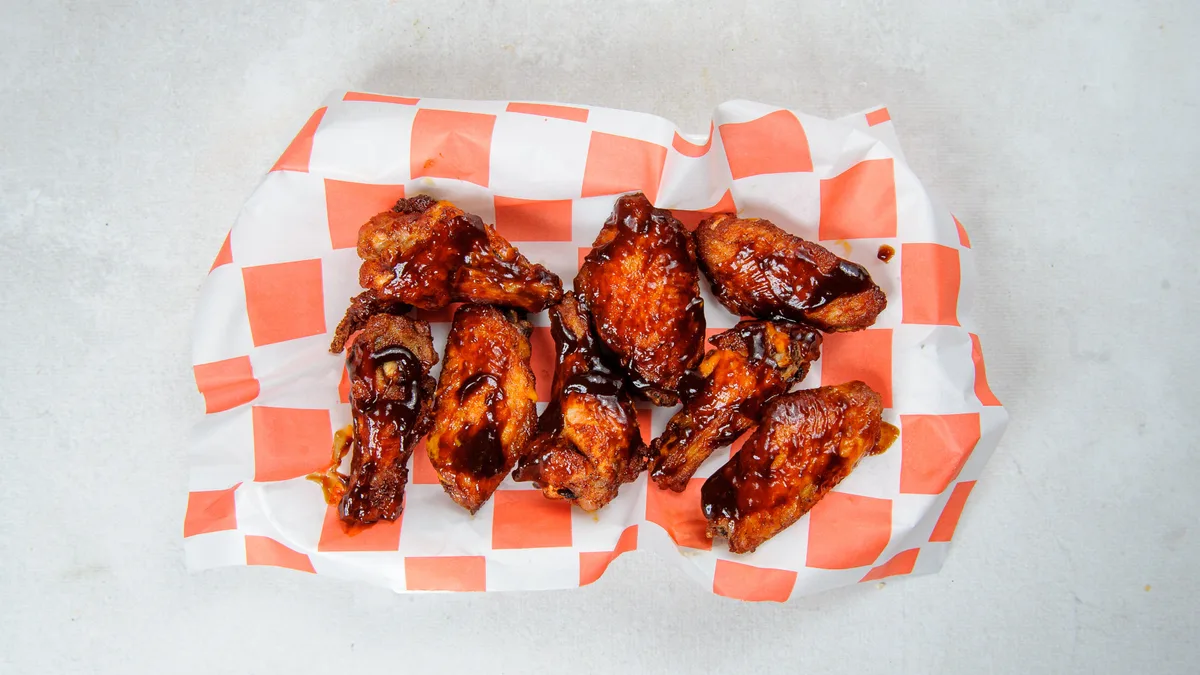 Classic hot wings