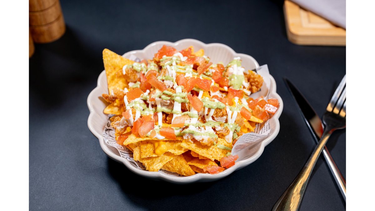 Nachos dias de los muertos (cu pui crocant)