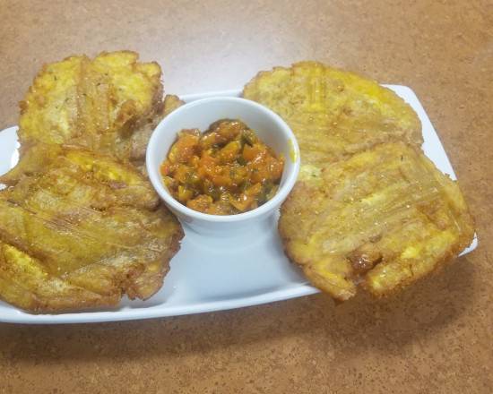 Tostones con Hogao