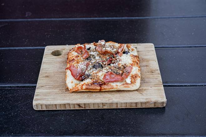 Fig and Prosciutto Personal Size Pizza