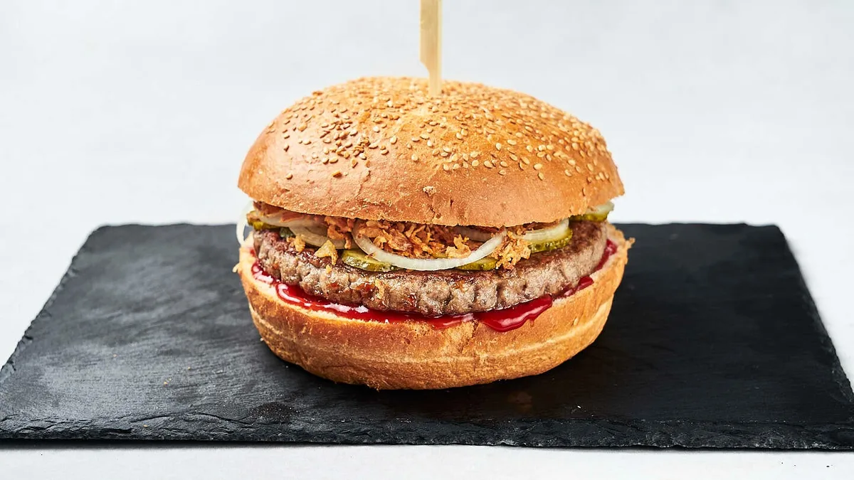 Burger sa zelenim biberom
