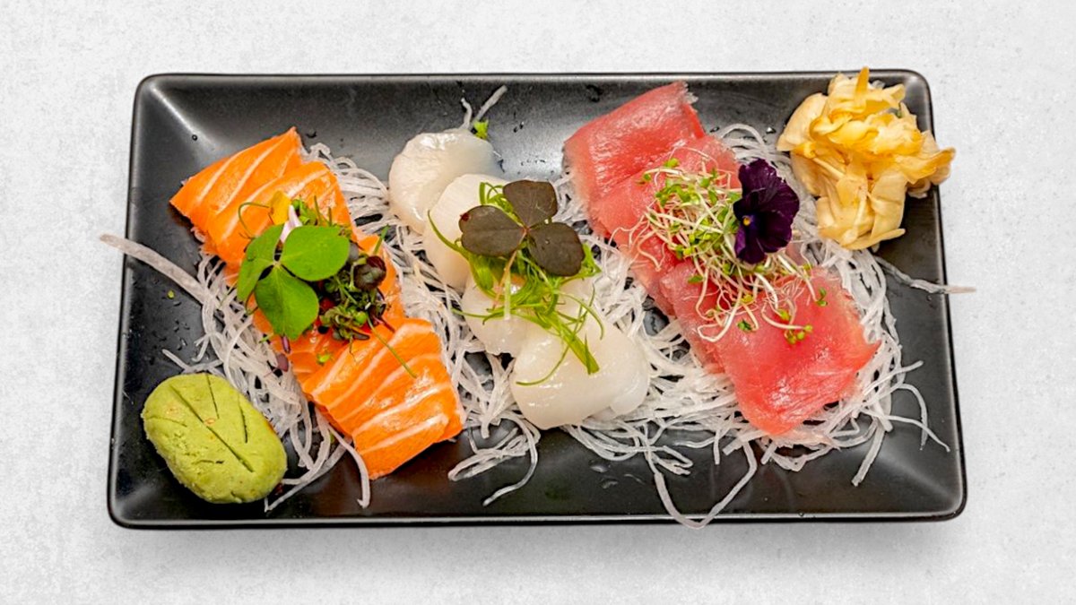 Sashimi mix (12 stk)