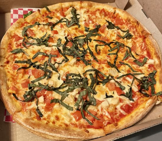 Chicken and Tomatoes Pizza