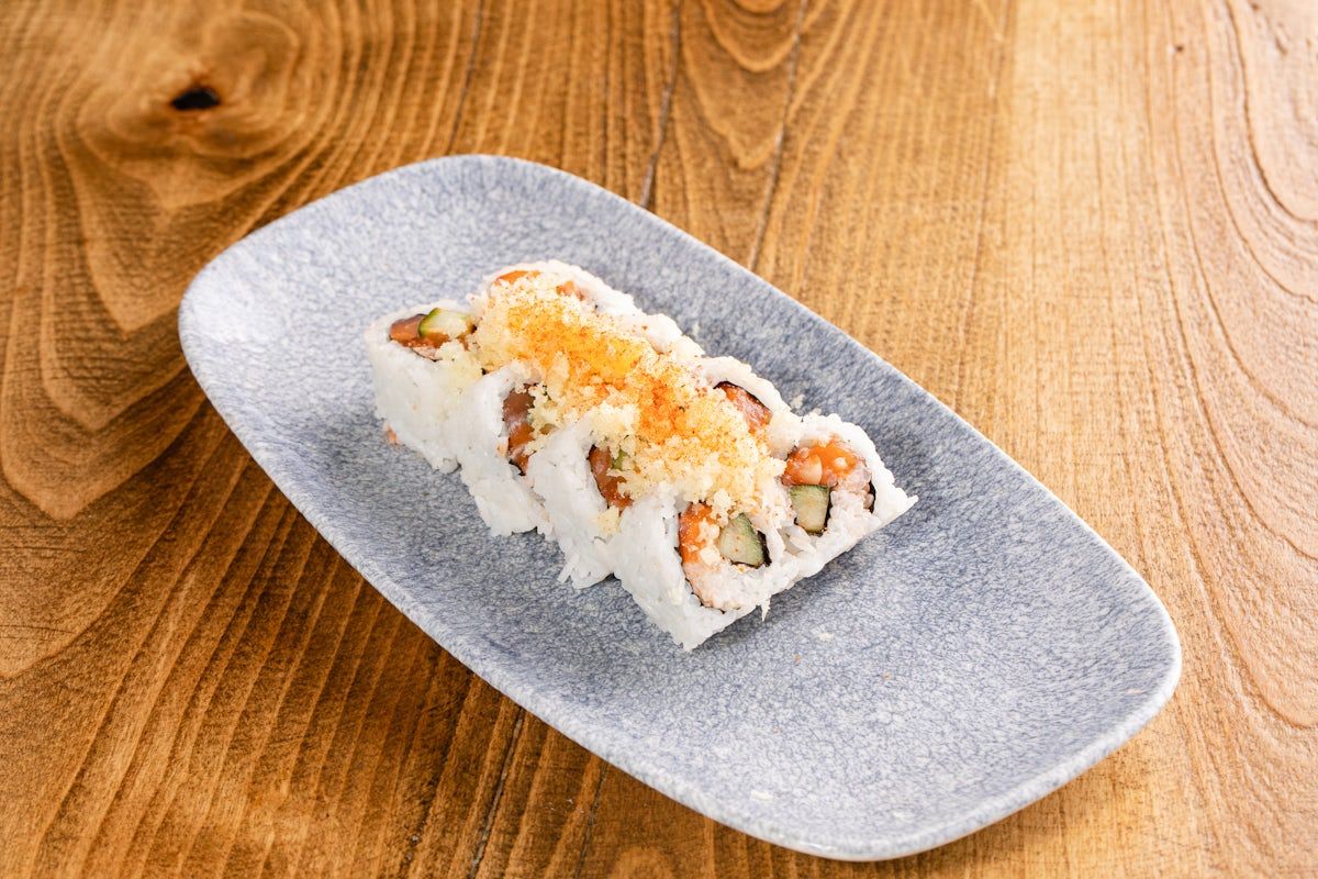 Spicy Salmon Roll*