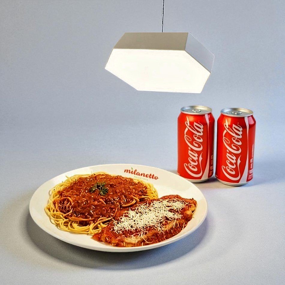 2 Pratos Parmegiana de Frango e 2 Refris