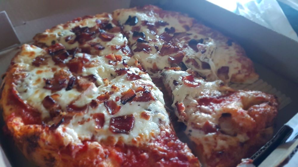 Large Canadian Pizza