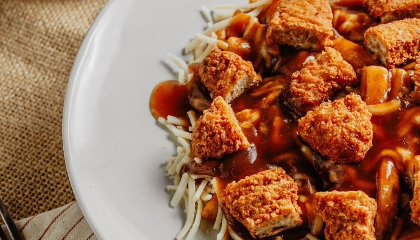 Grande Poutine Poulet Végétalienne / Large Vegan Chicken Poutine