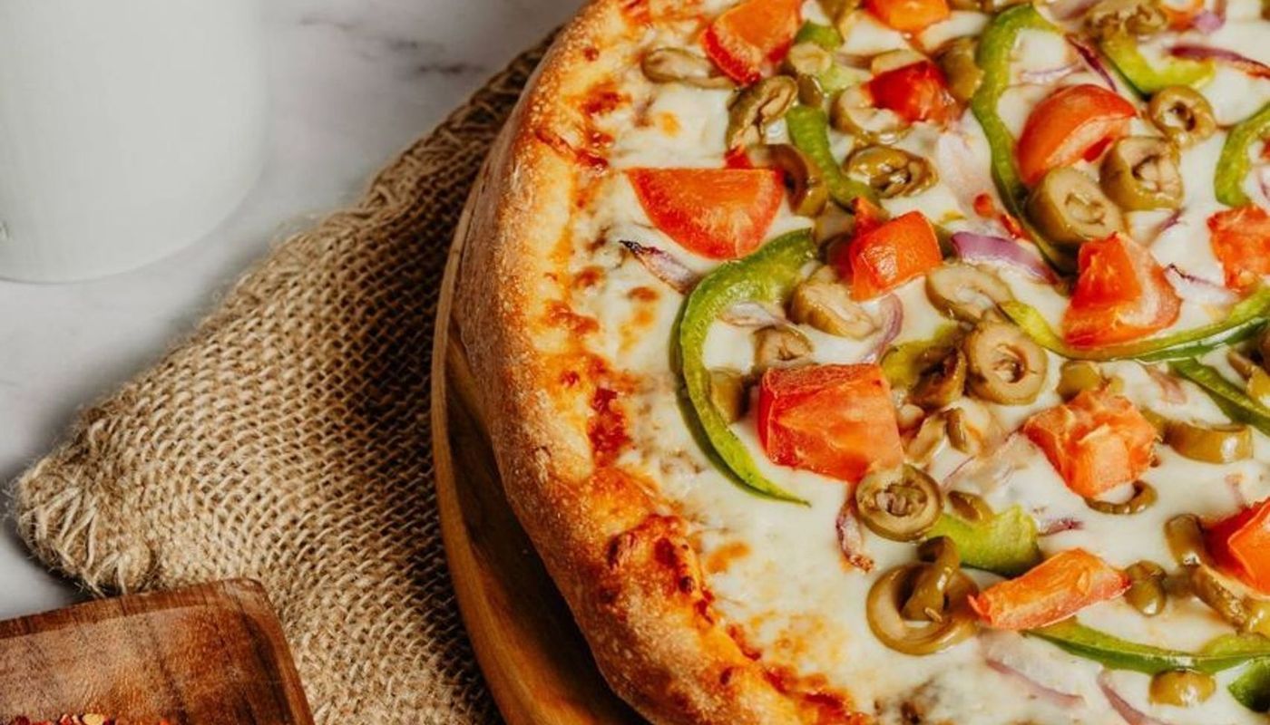 Petite Pizza Végétarienne / Small Vegetarian Pizza