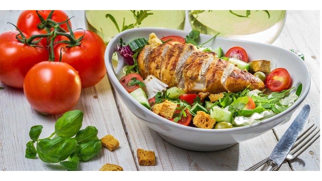 Salată piept de pui