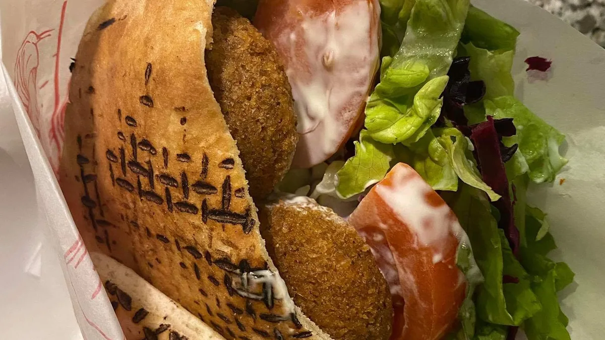 Falafel pita
