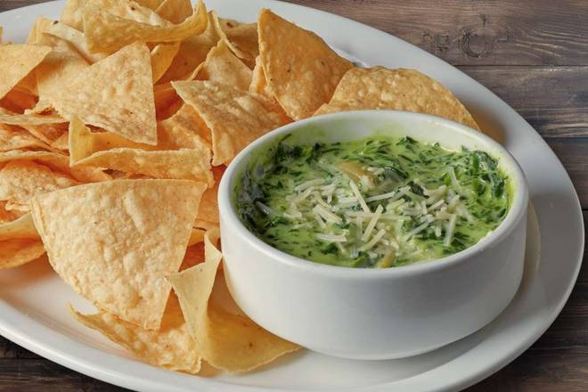 CREAMY SPINACH and ARTICHOKE DIP