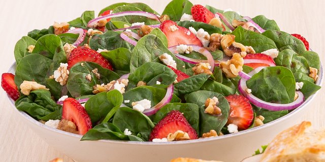 Spinach and Berry Salad