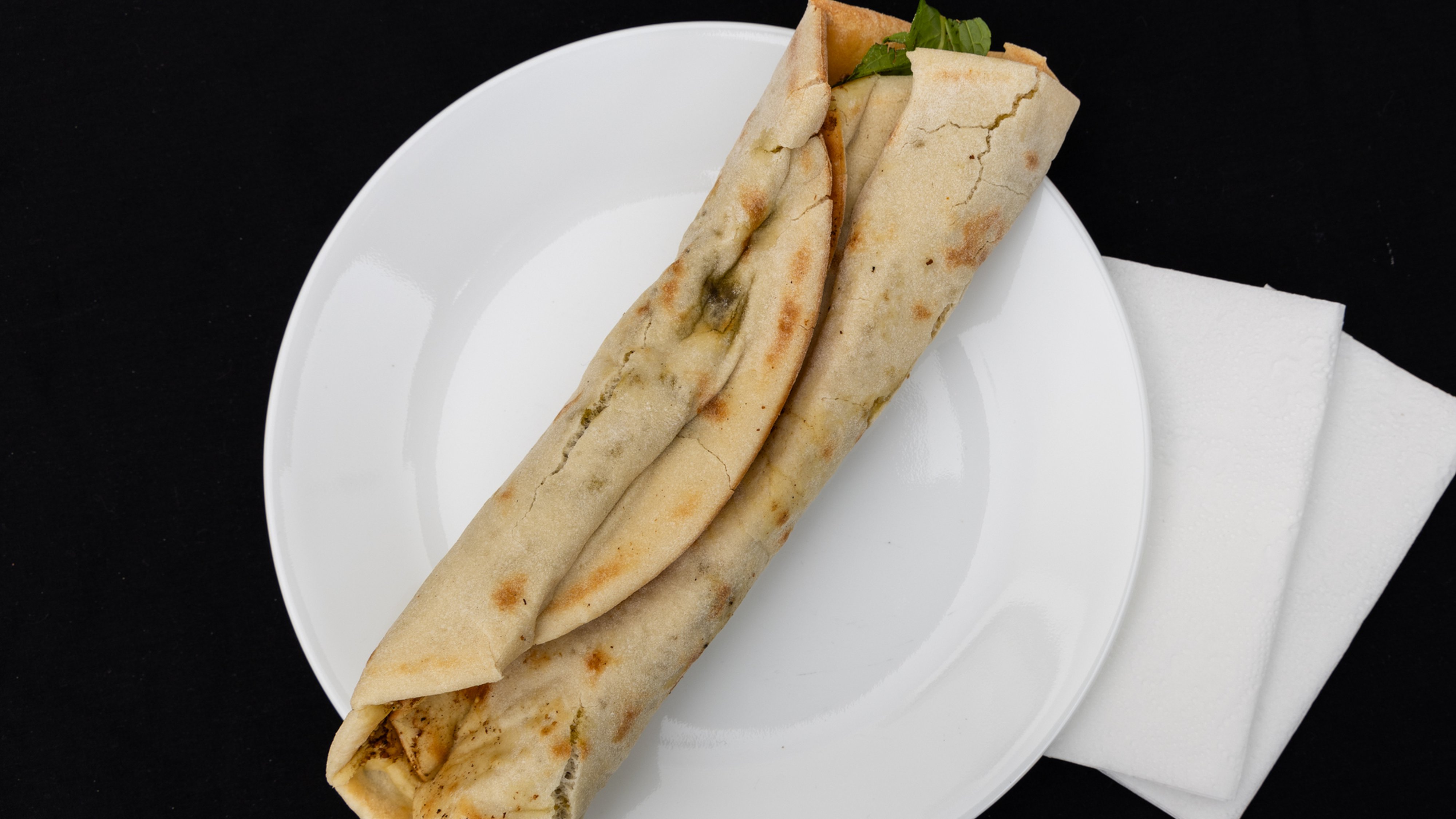 Oregano Roll with Yogurt and Vegetable