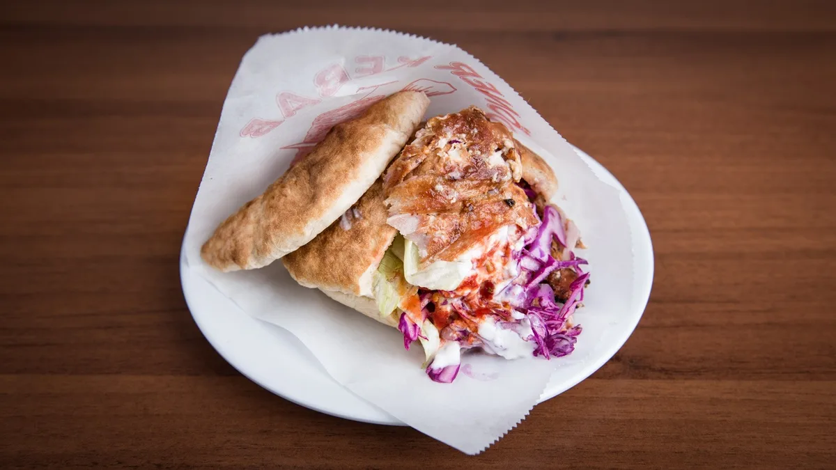 Gyros szendvics