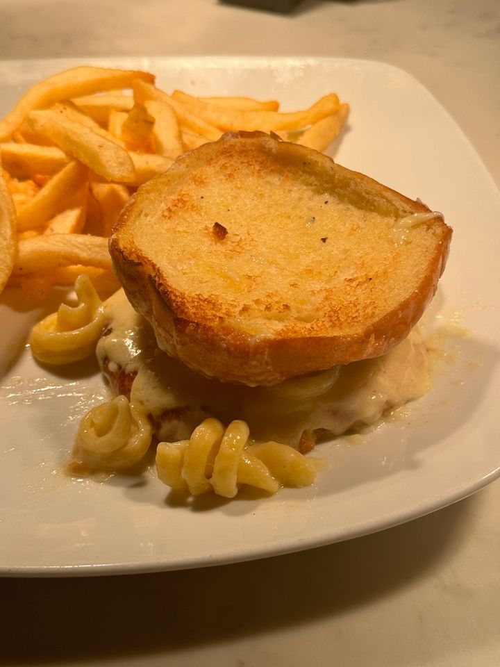 Kids Grilled Cheese MAC 'N Cheese