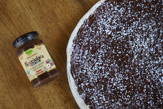 Vegan Hazelnut Chocolate Pizza