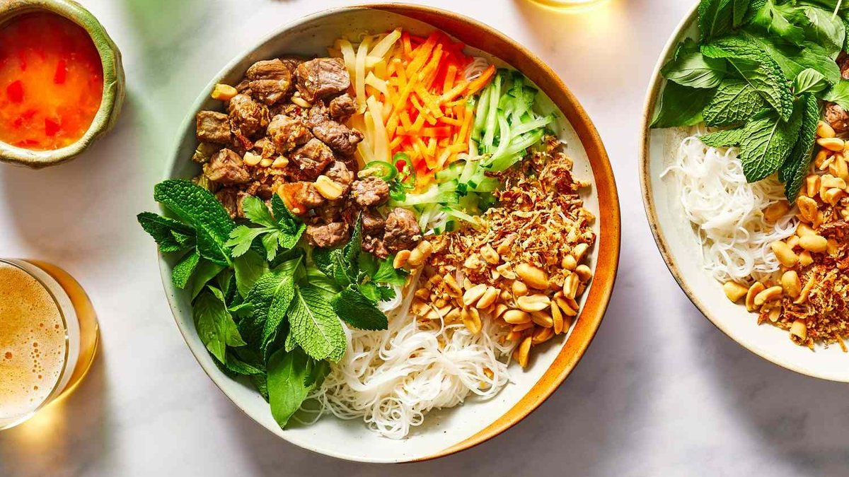 Kyllingnuddel Salat (Bun Ga Xao)