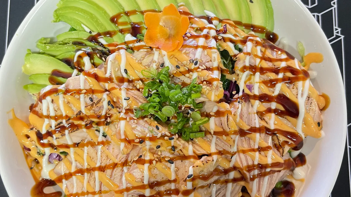 Grillattu lohi bowl