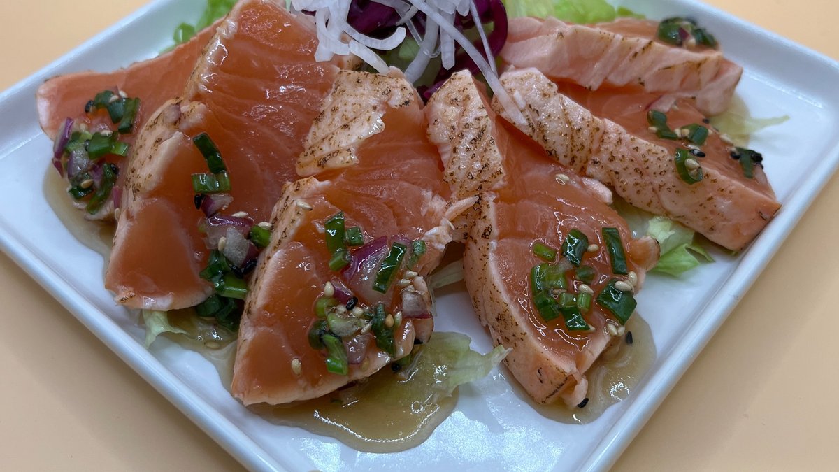Salmon tataki