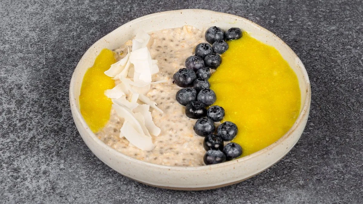 Limun and Borovnica proteinska kaša