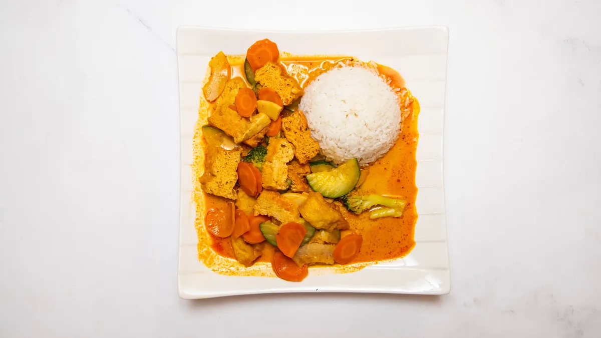 56. Smažené tofu v rajčatové omáčce