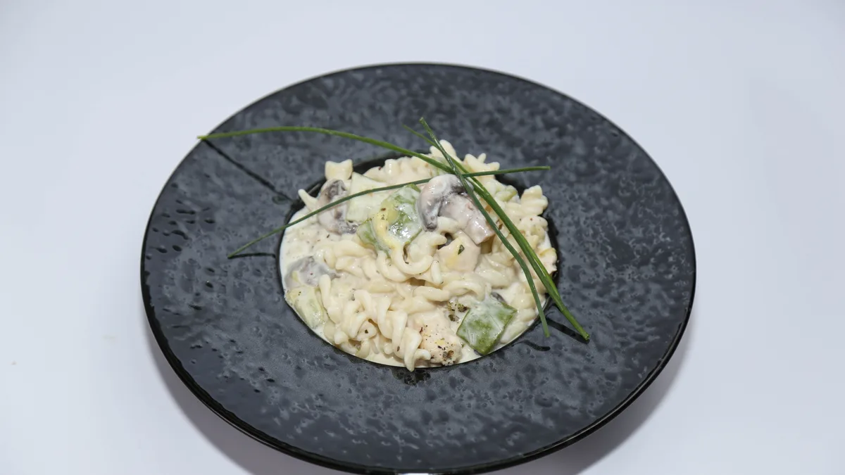 Pasta carbonara porcija
