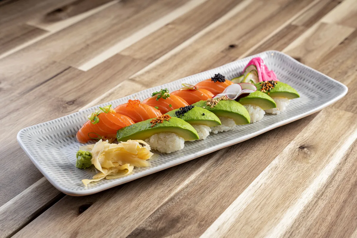 Lax and Avokado Nigiri - 8 Bitar