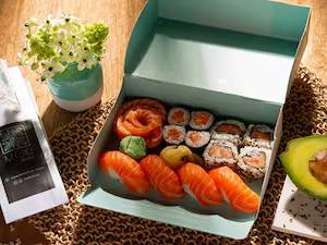 Combinado Box Aloha Lover Salmão - 16 Peças