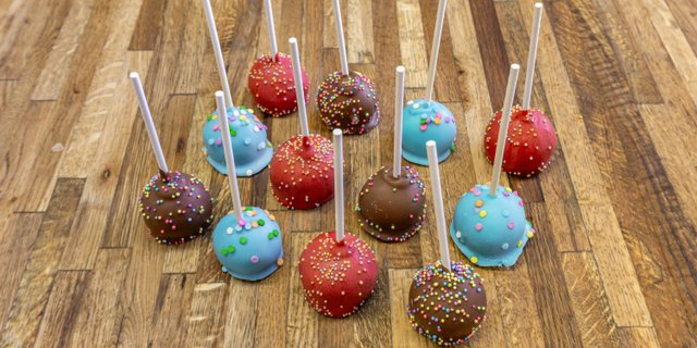 Dozen Cakepops
