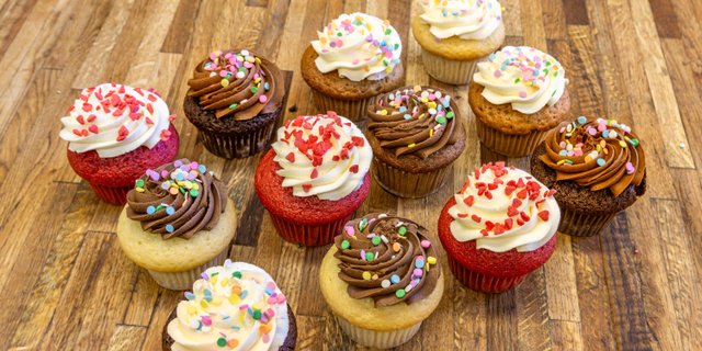Dozen Molly's Classic Cupcake