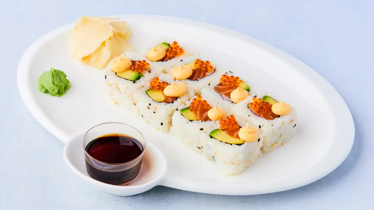 8. Laks Maki med Avokado