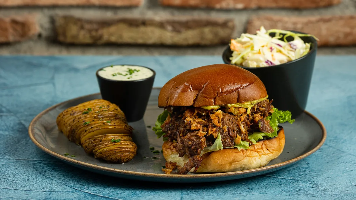 Pulled Beef Burger