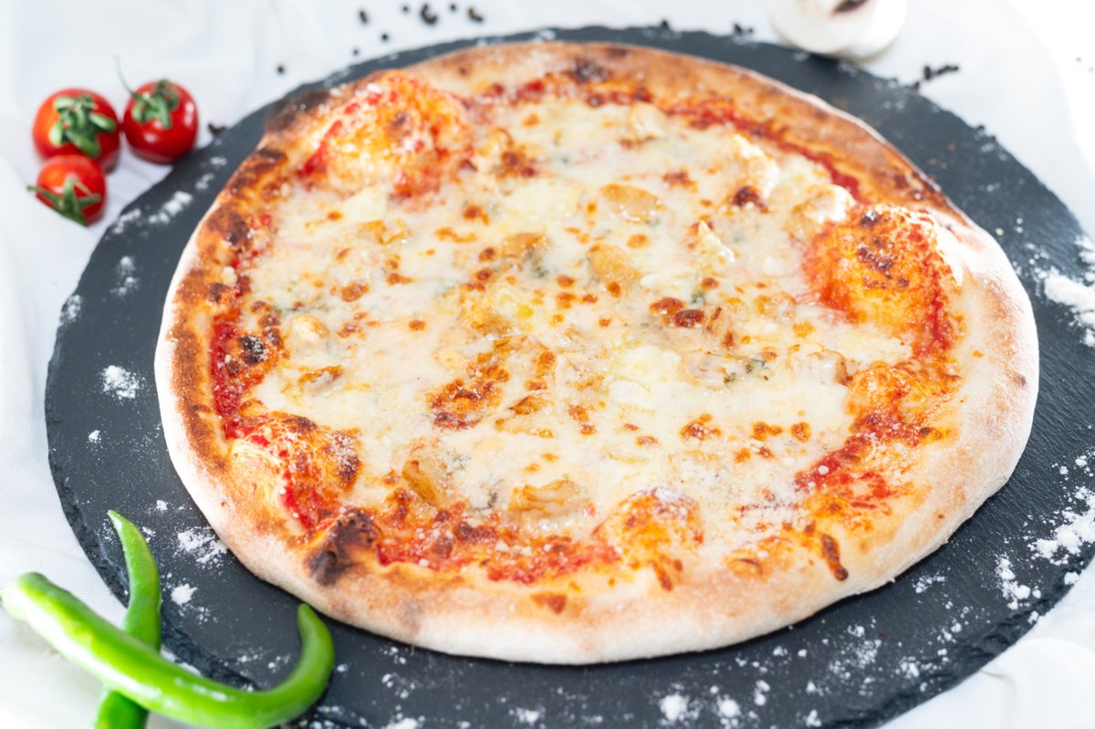 Pizza Quattro Formaggi and Chicken