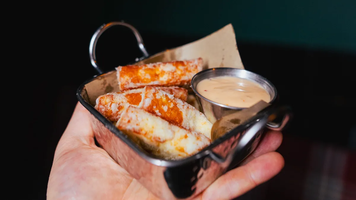 Halloumi fries