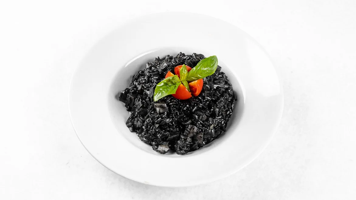 Sipina črna rižota
