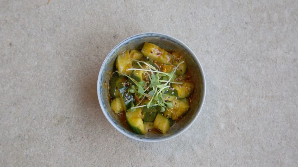 Smashed cucumber salad (vegan)