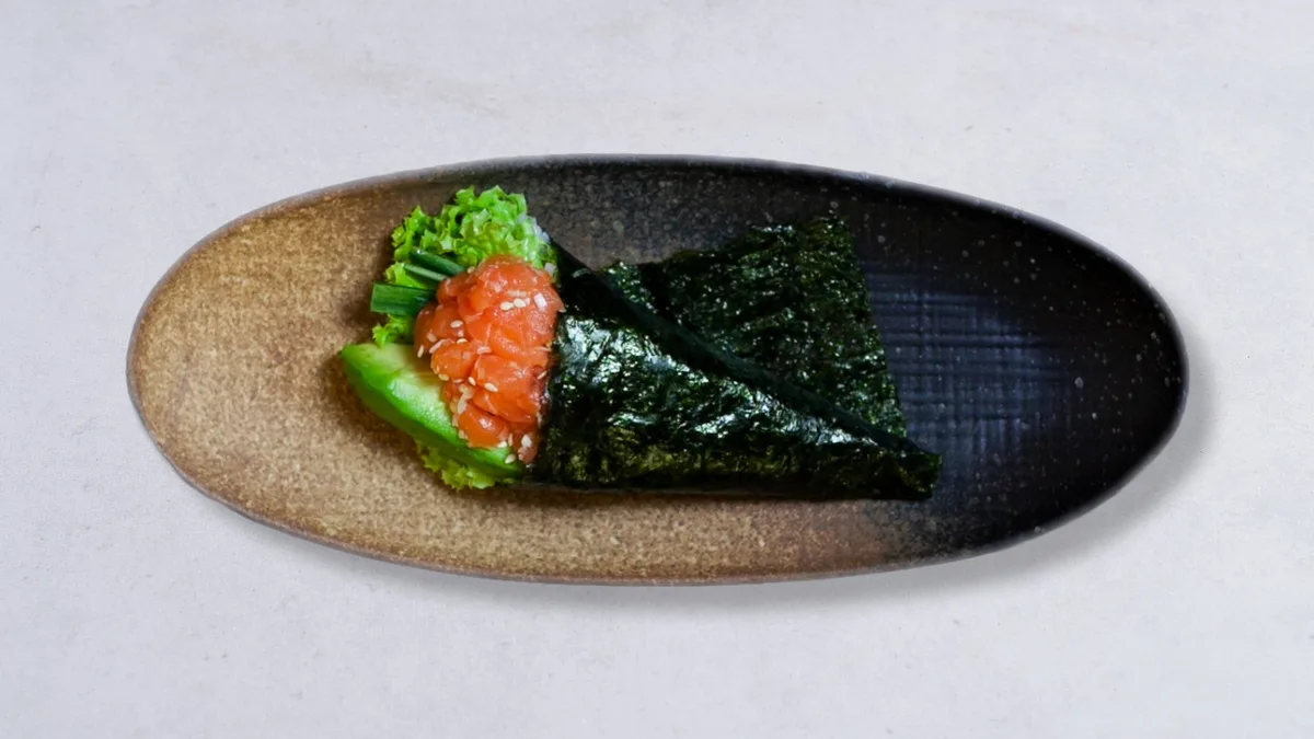 Temaki sake tatar