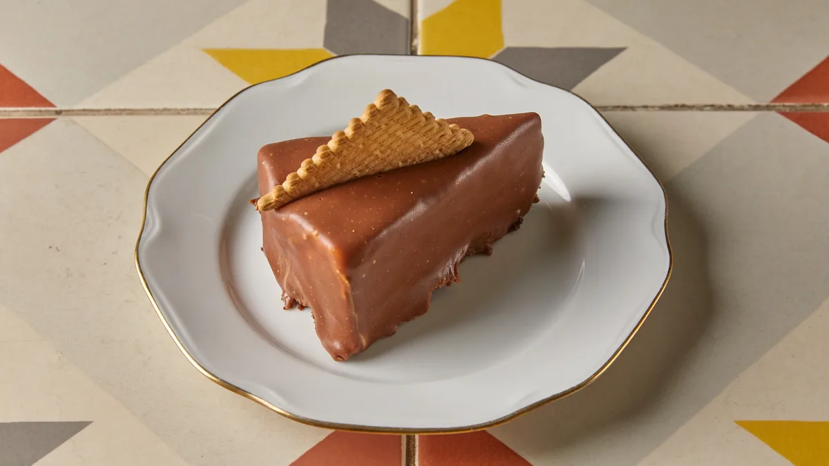 Milk Chocolate with Biscuit Sweet