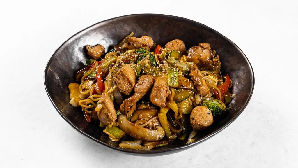 Yakisoba rezanci s piščancem