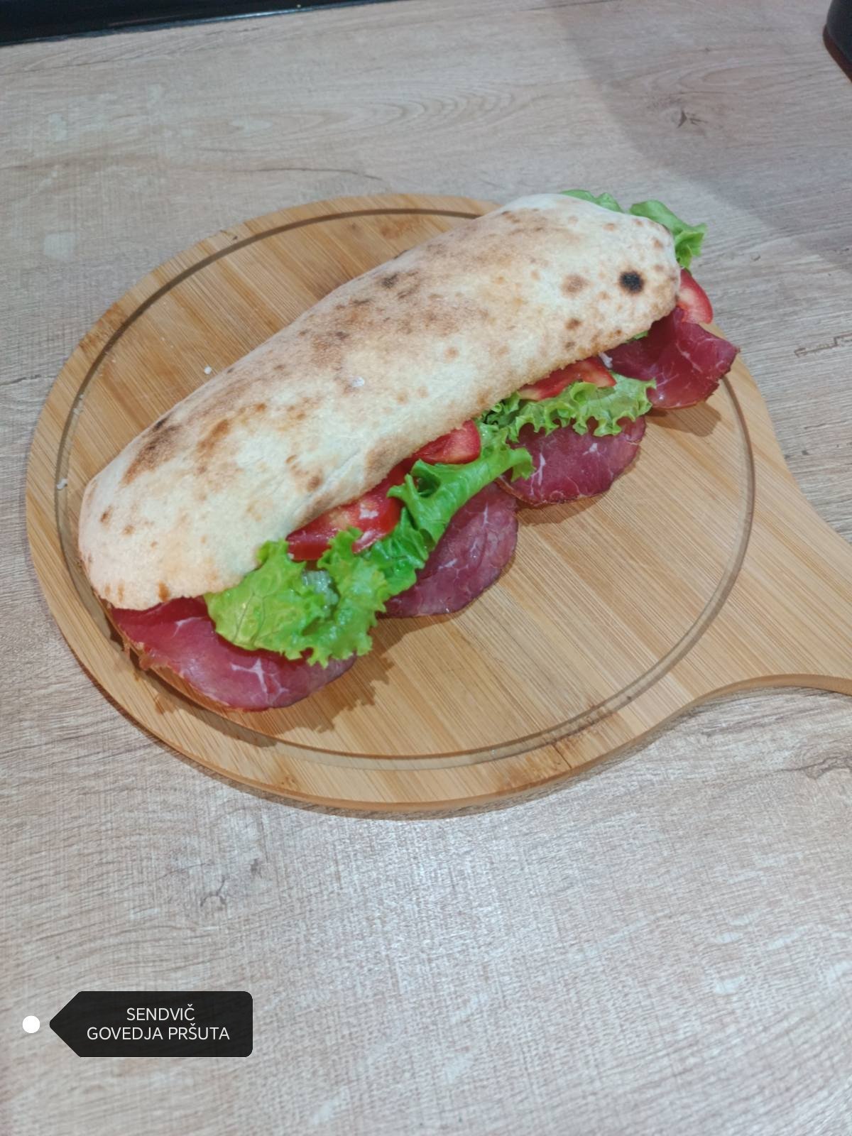Goveđa pršuta/manzo sendvuč