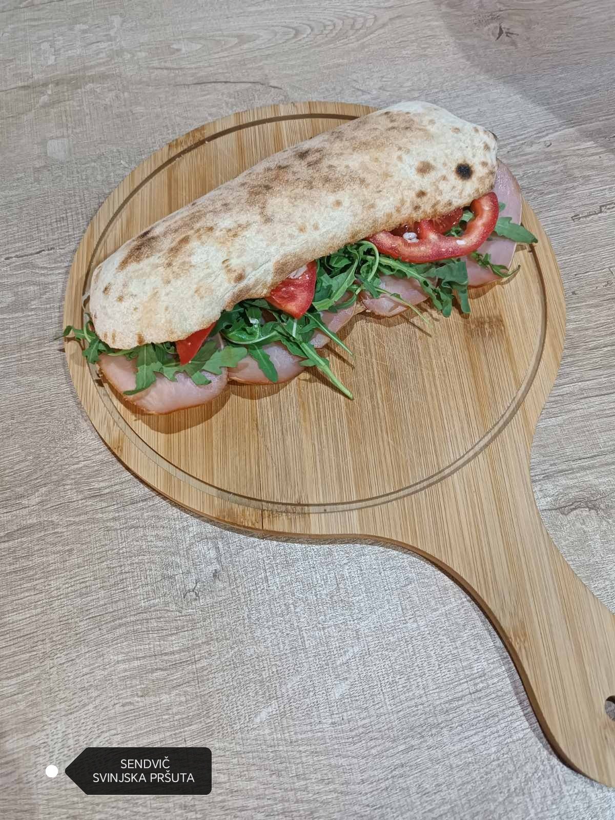Pršuta sendvič