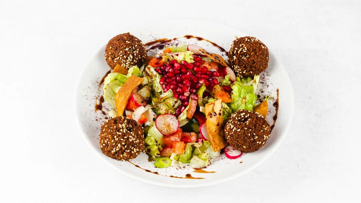 Fattoush falafel