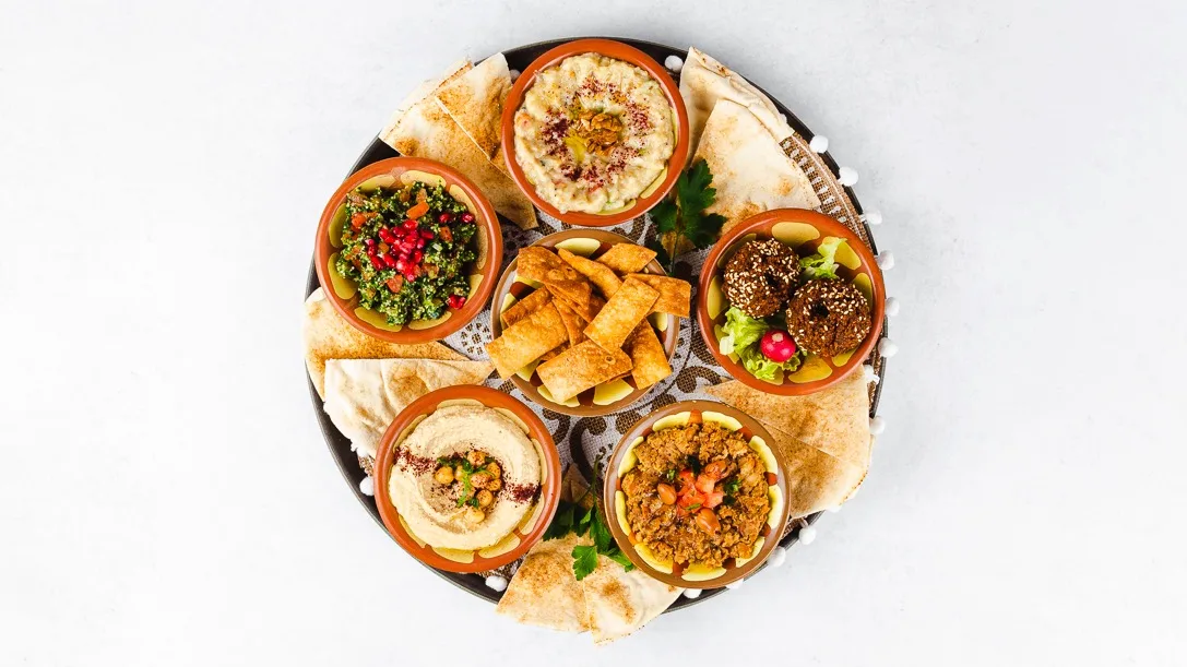 Mix mezze s pita kruhom