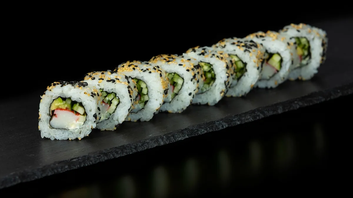 California roll kaviar / sezam