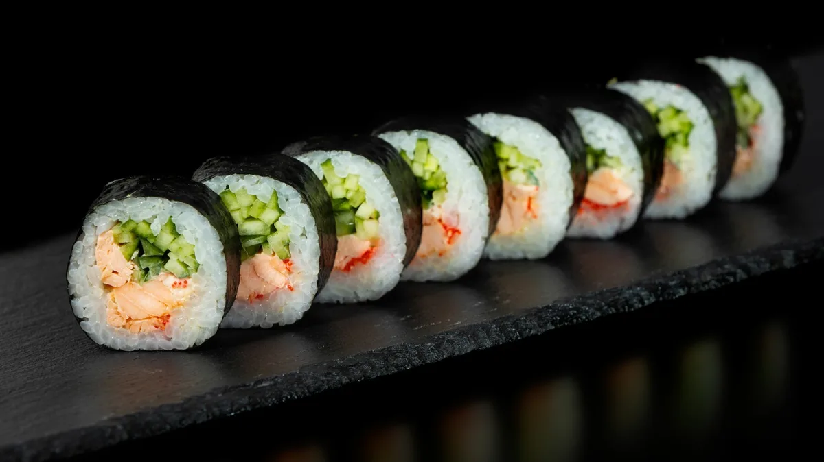 Salmon roll