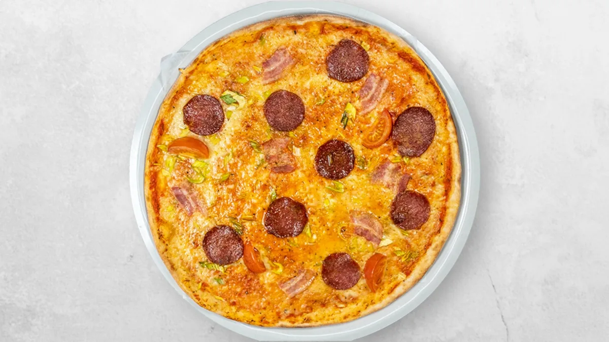 Salami Pizza
