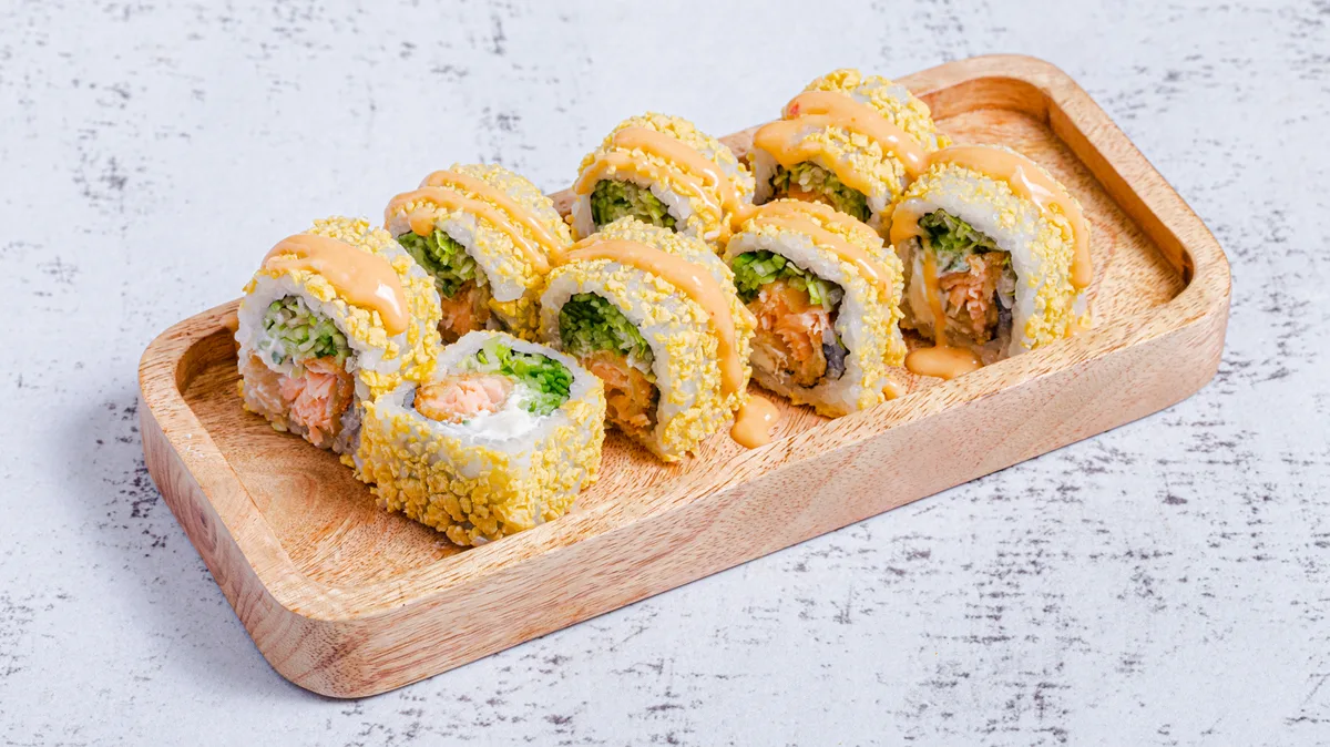 Salmon Poppy Roll (8 əd.)